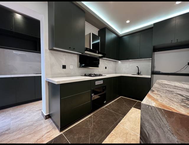 3 BEDROOM FREEHOLD FOR SALE IN SANDOWN
